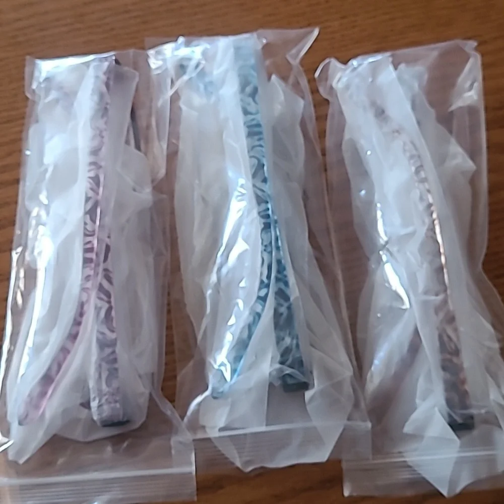 3 Prs Of Readers (350), Holders & Cleaning Cloths, NWT